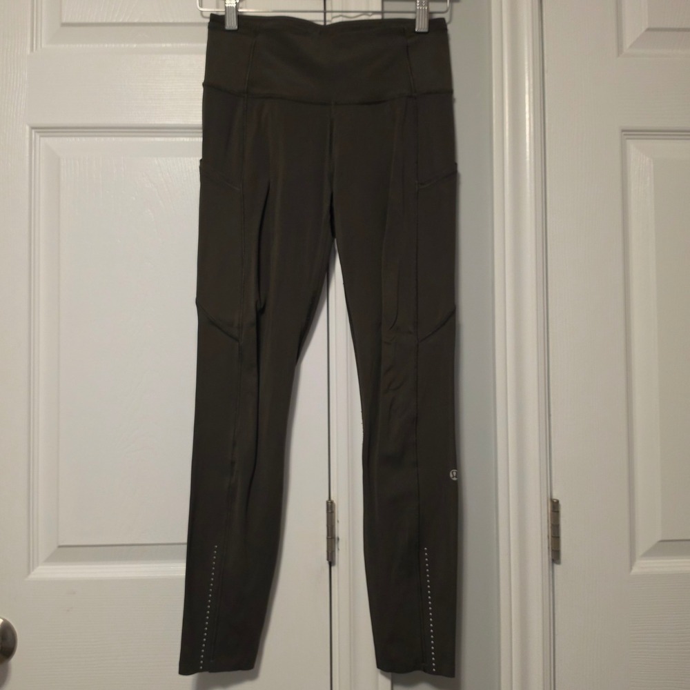 Lululemon Speed Up High Rise 24 Olive Green Embossed Pocket Leggings Size 6